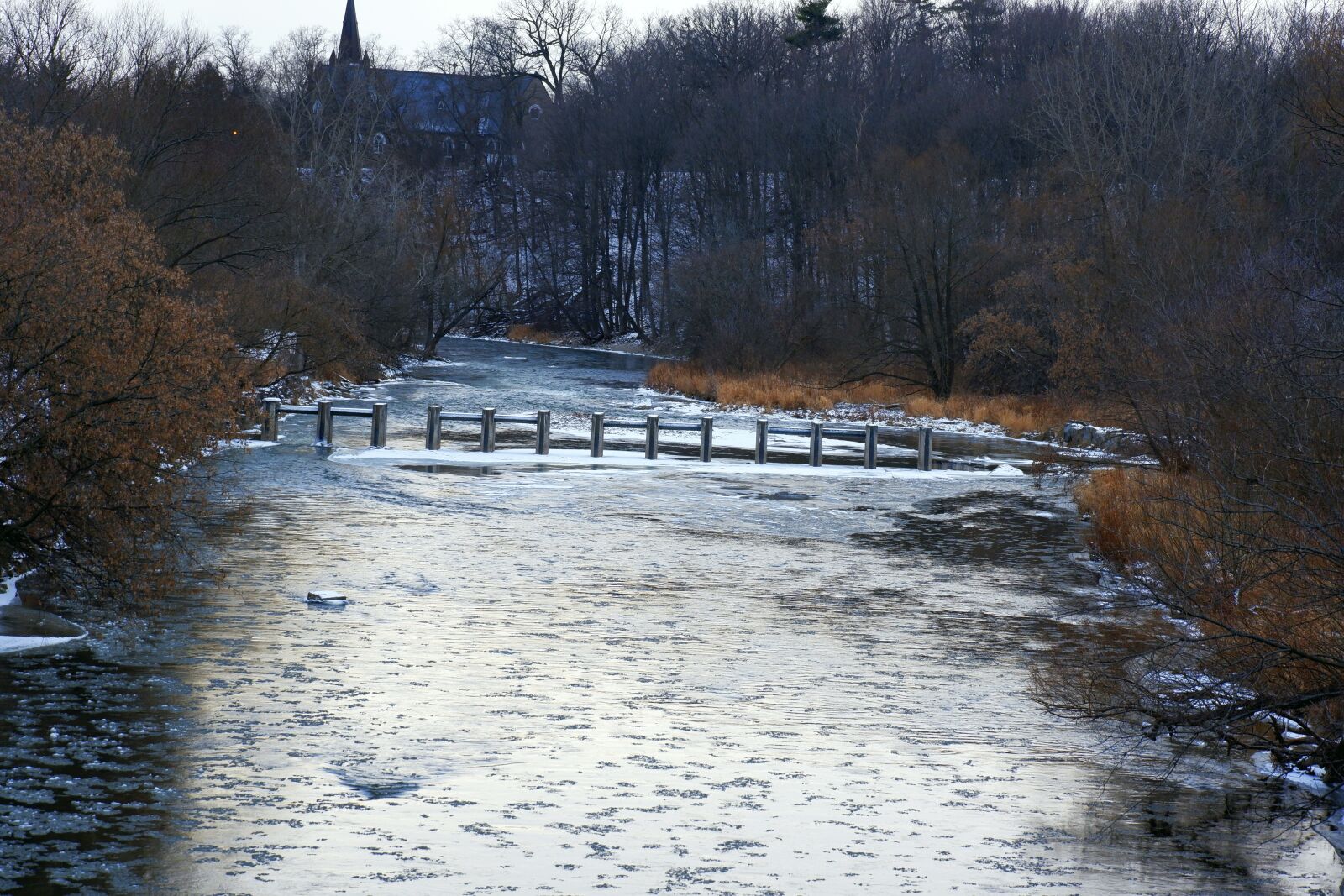 Fujifilm X-A5 sample photo. River, winter, ice photography