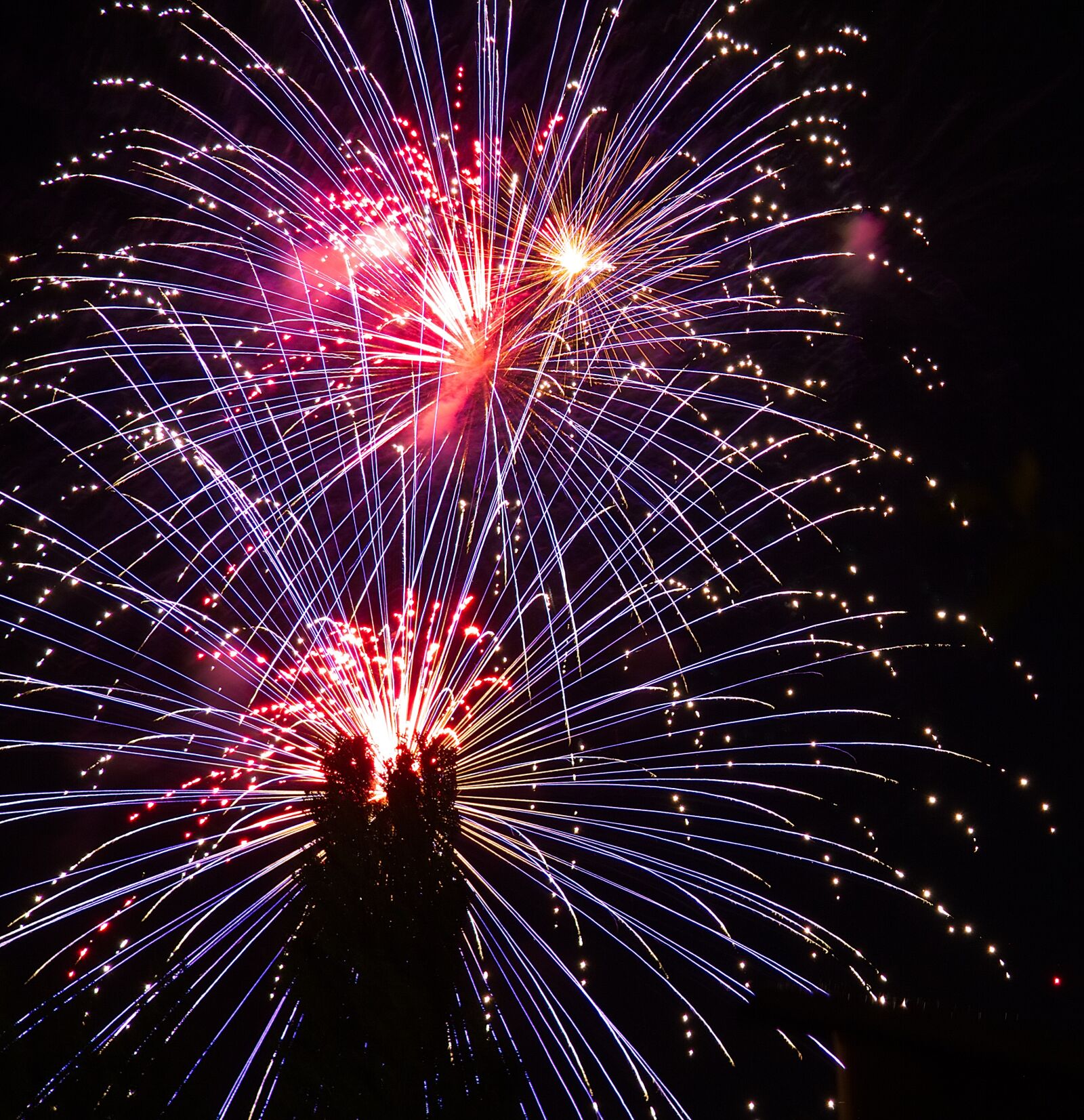 Canon EF-S 17-85mm F4-5.6 IS USM sample photo. Fireworks, new year's eve photography