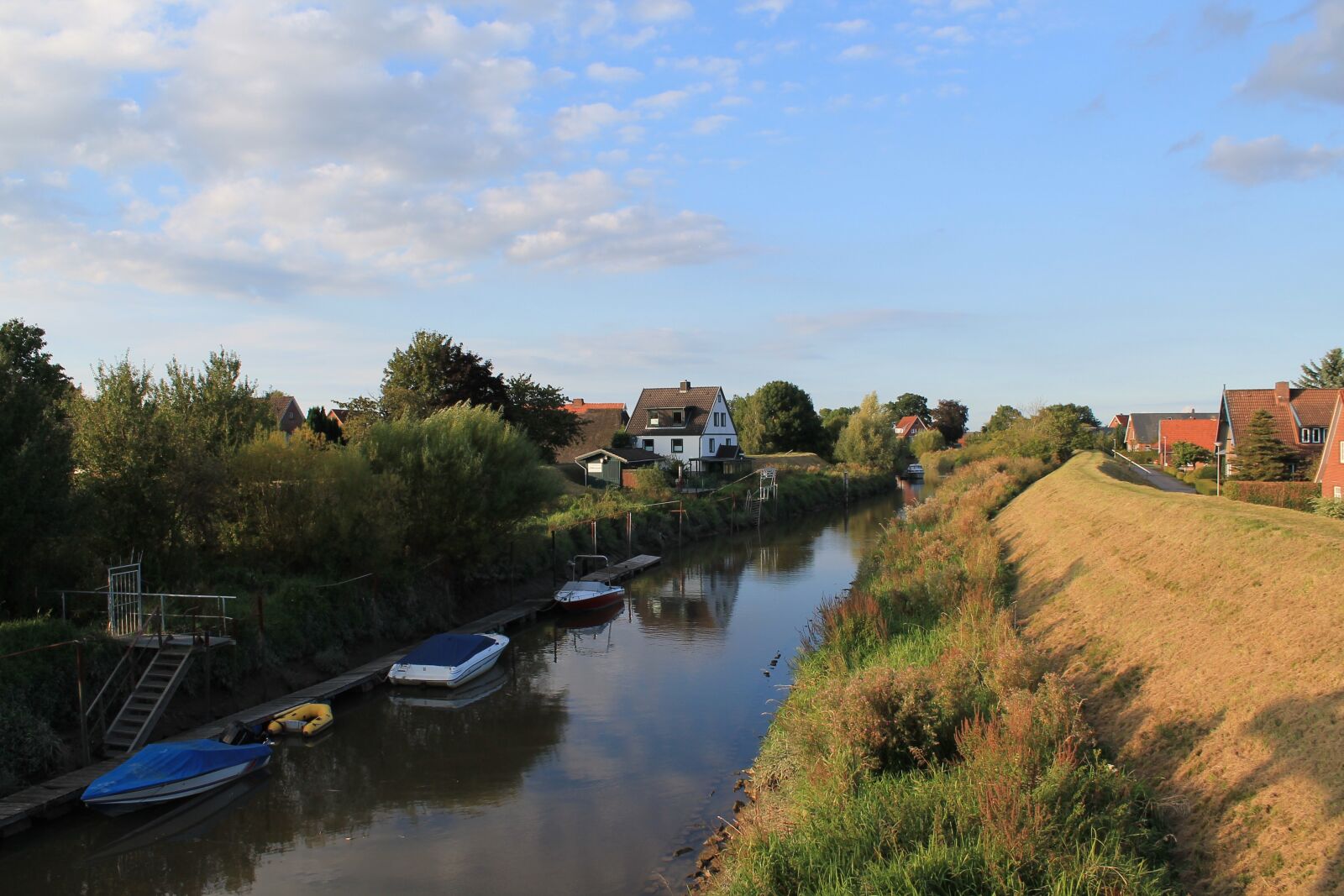 Canon EOS 1100D (EOS Rebel T3 / EOS Kiss X50) sample photo. River, dike, old country photography