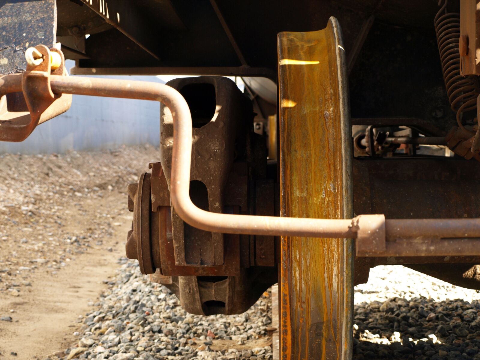 Olympus E-510 (EVOLT E-510) sample photo. Train, tracks, rust photography