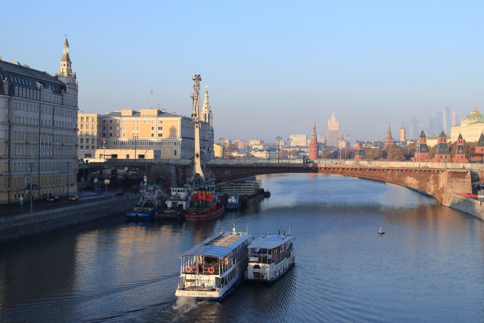 Canon EOS 77D (EOS 9000D / EOS 770D) sample photo. River, ship, navigation photography