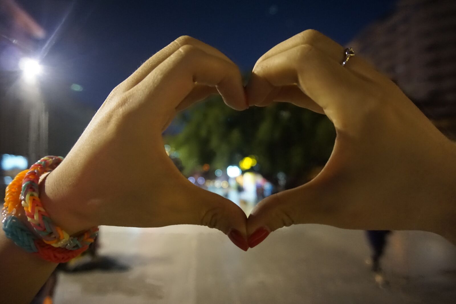 Sony a5100 sample photo. Kunming, night, love photography