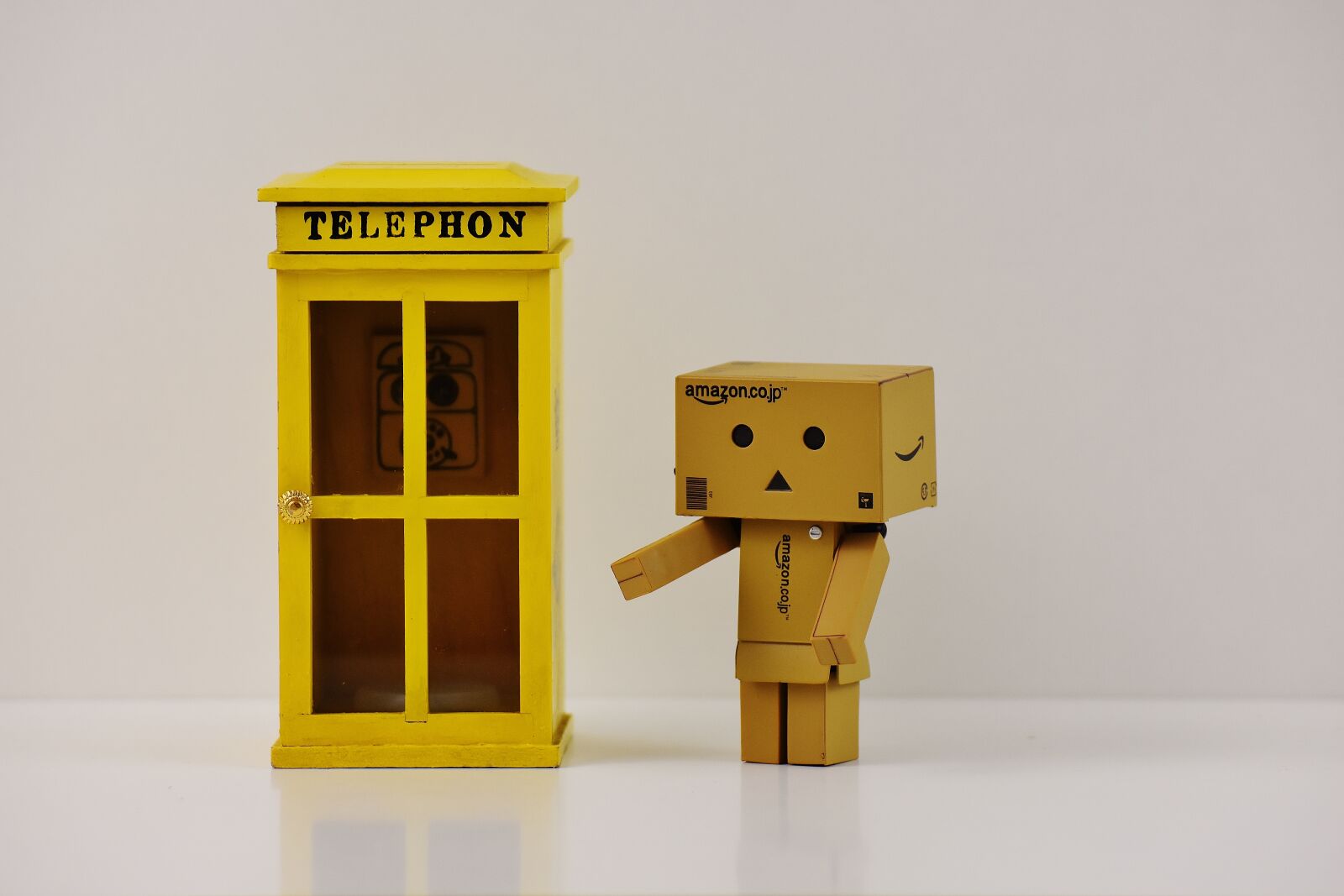 Nikon D7200 sample photo. Phone booth, danbo, phone photography