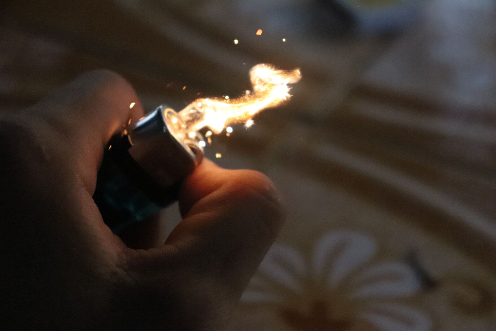 Canon EOS 800D (EOS Rebel T7i / EOS Kiss X9i) sample photo. Fire, fired, ray photography
