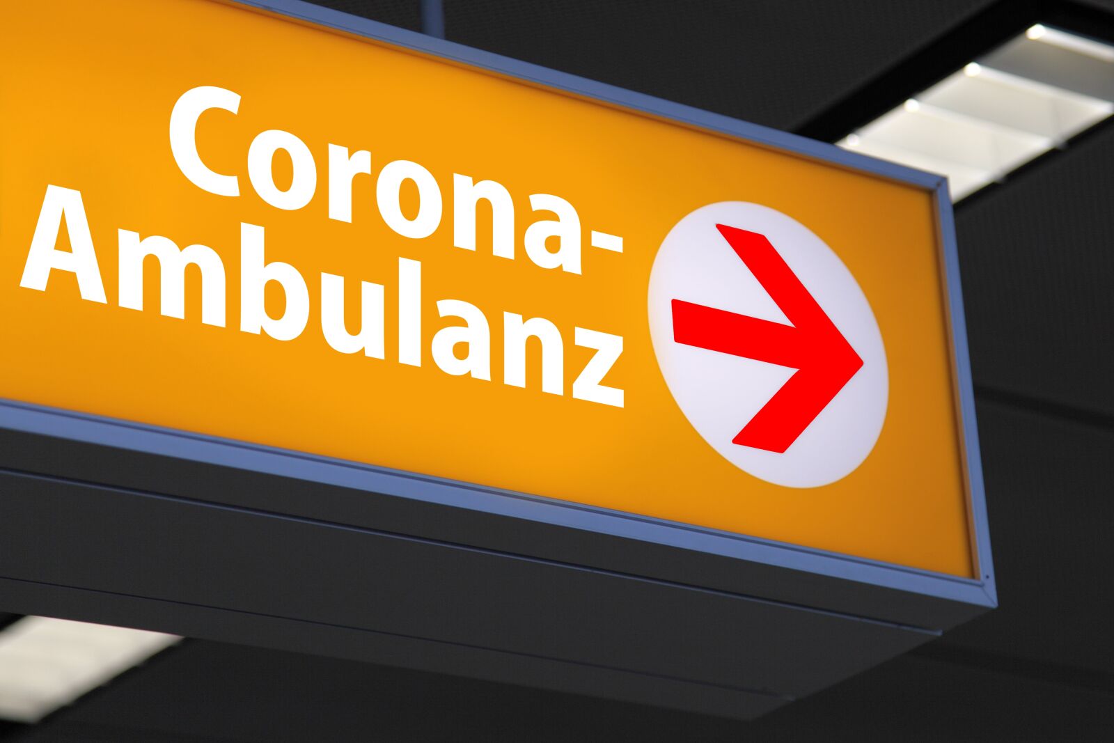 Canon EOS 5D Mark II sample photo. Ambulance, covid-19, coronavirus photography