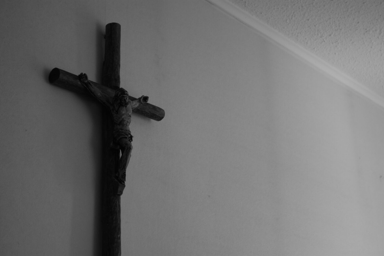 Canon EF-S 18-55mm F3.5-5.6 IS sample photo. Black, and, white, christ photography