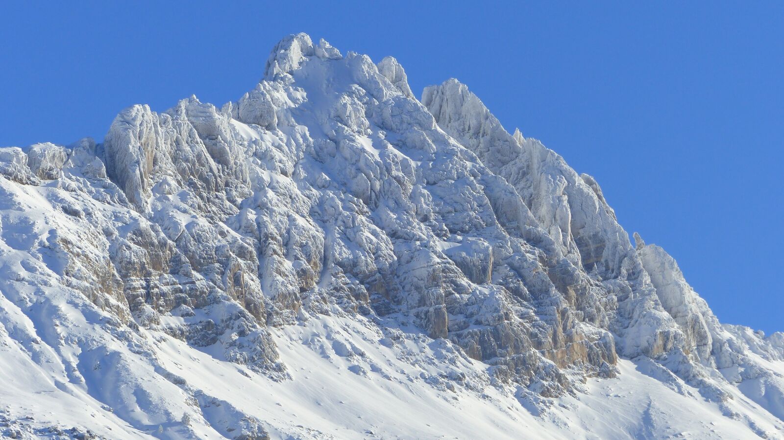 Panasonic Lumix DMC-FZ200 sample photo. Landscape, mountain, winter photography