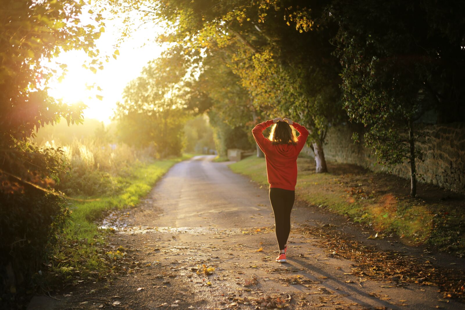 Canon EOS 6D + Canon EF 50mm F1.8 STM sample photo. Walking, fitness, girl photography