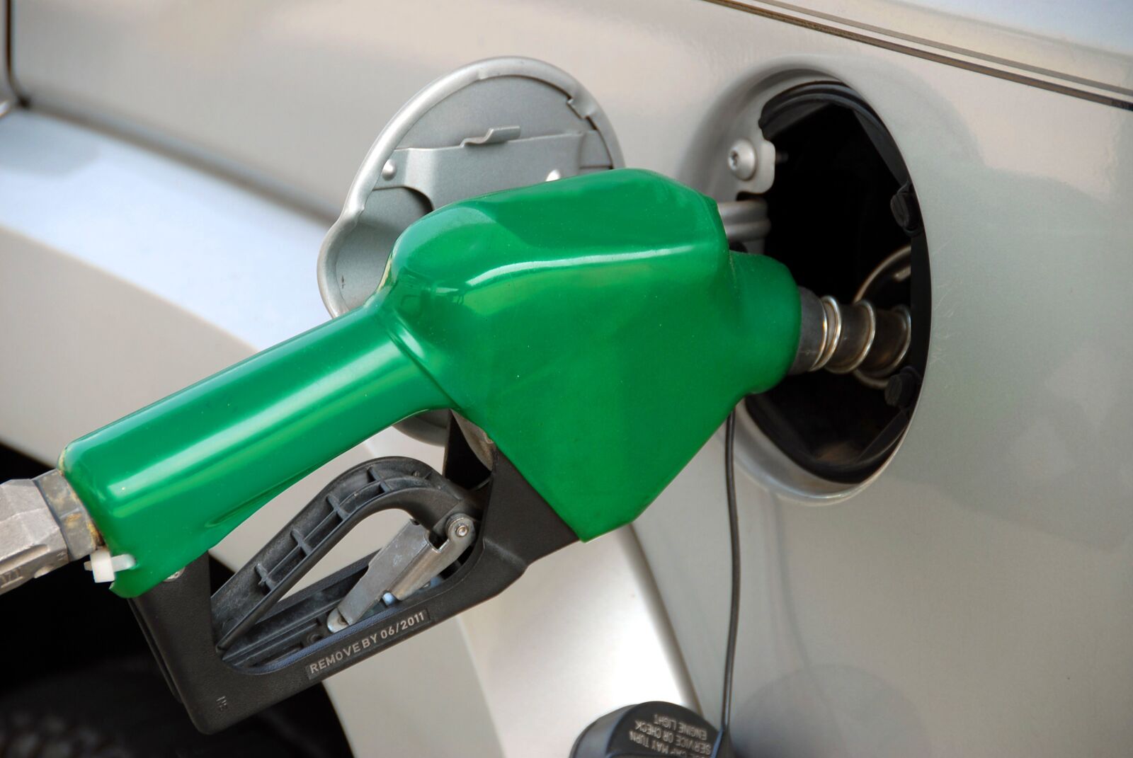Nikon D200 sample photo. Pumping gas, fuel, pump photography