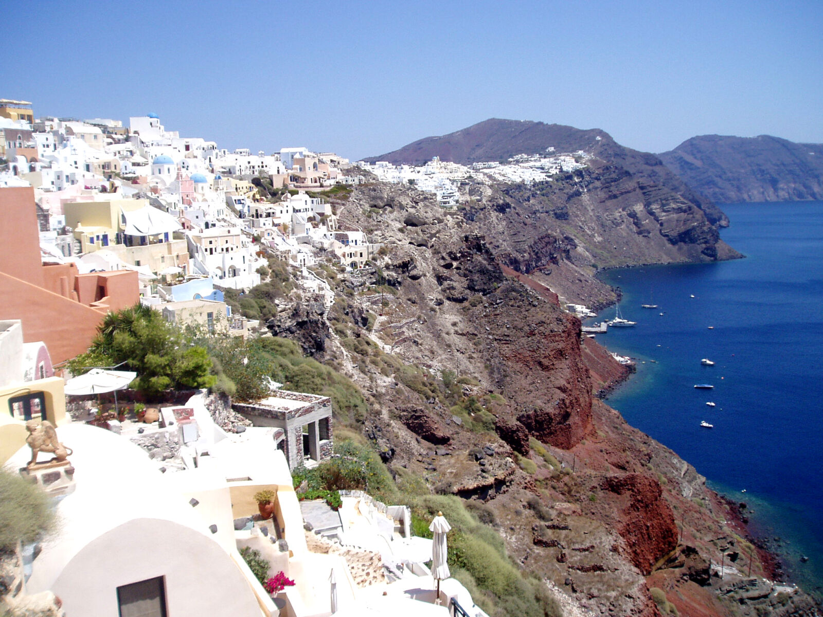 Olympus u10D,S300D,u300D sample photo. Bay, boats, cliff, coast photography