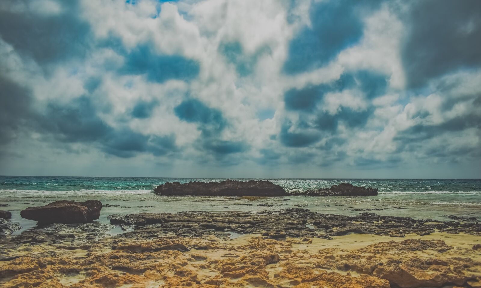 Nikon D3300 sample photo. Beach, rock, sky photography