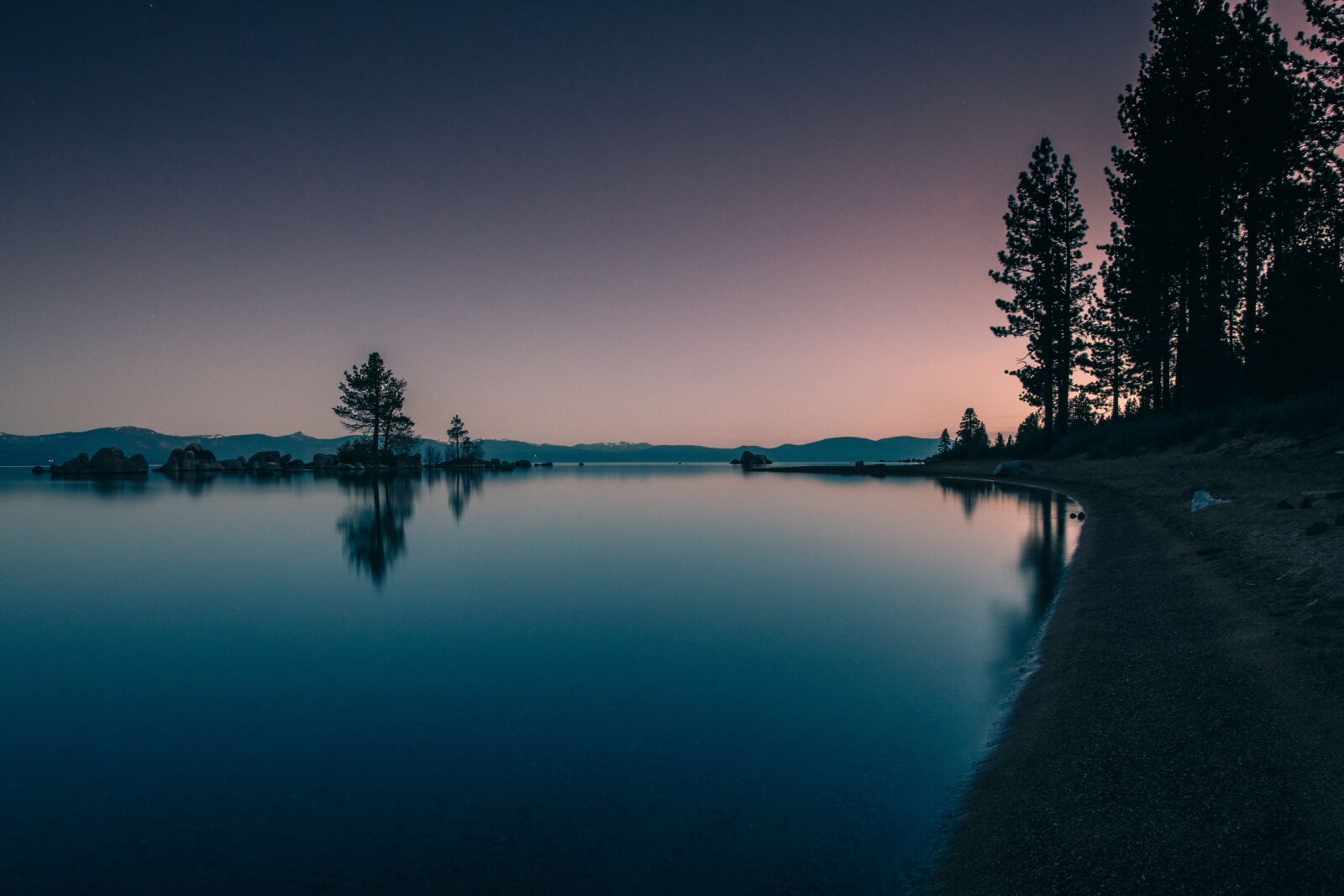 Canon RF 24-105mm F4L IS USM sample photo. Lake, water, landscape photography