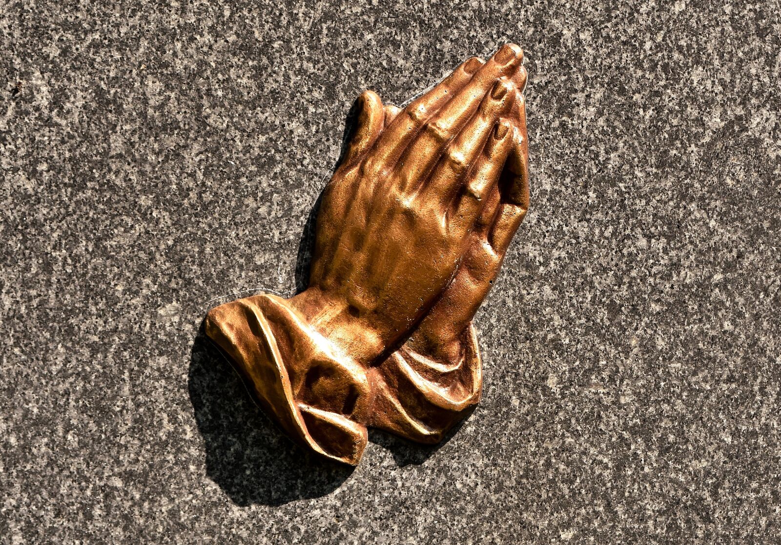 Nikon D7200 sample photo. Praying hands, religious, brass photography