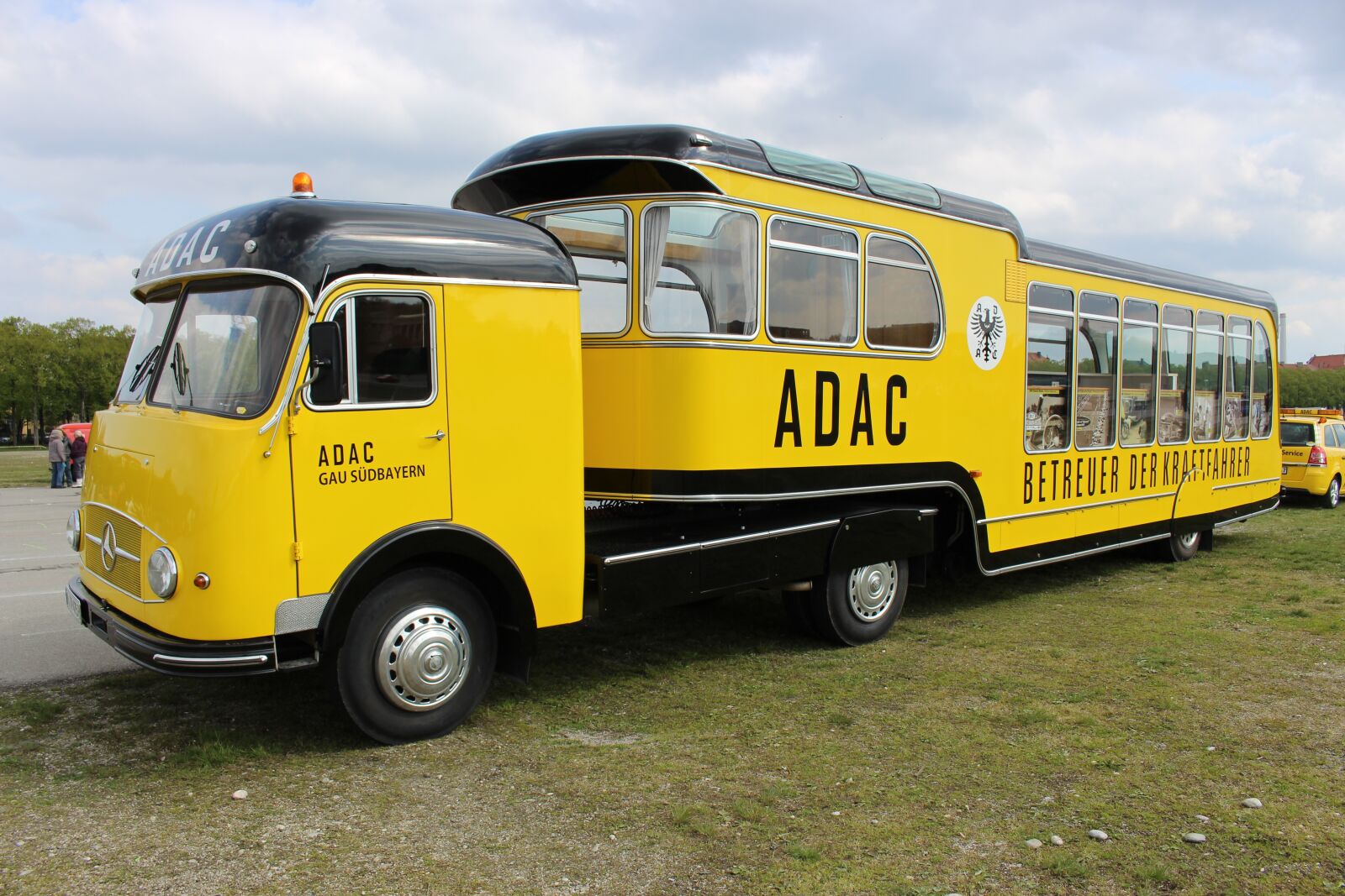 Canon EOS 700D (EOS Rebel T5i / EOS Kiss X7i) sample photo. Adac, automobile club, oldtimer photography
