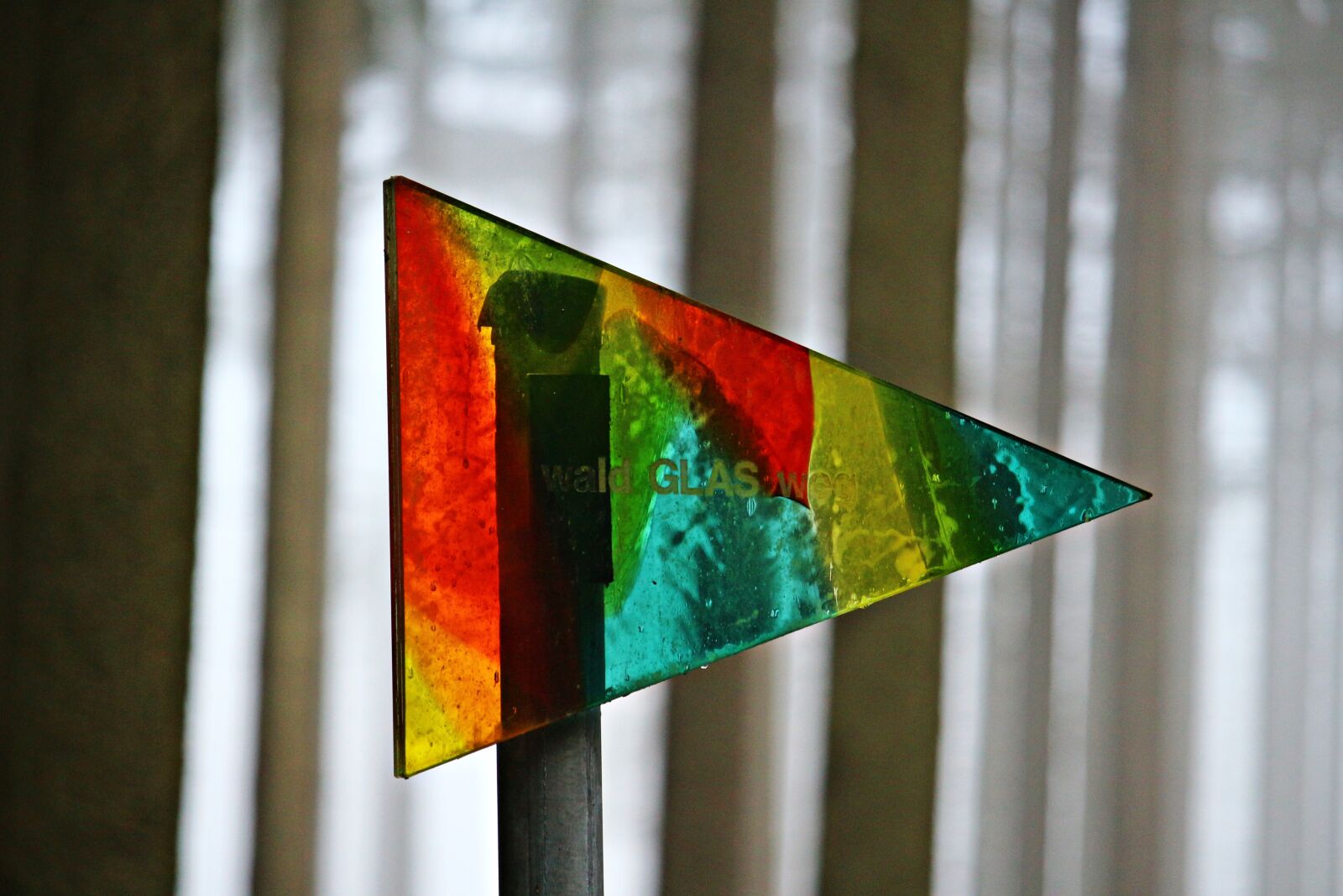 Canon EOS 100D (EOS Rebel SL1 / EOS Kiss X7) sample photo. Glass, colorful, glass path photography