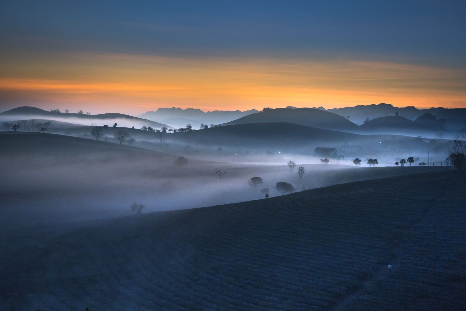 Sony a6500 + Sony Vario-Tessar T* E 16-70mm F4 ZA OSS sample photo. Farm, the morning, s photography