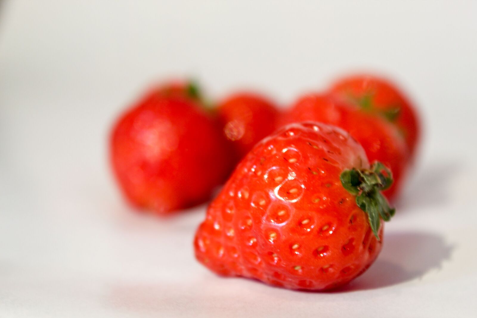 Canon EOS 1300D (EOS Rebel T6 / EOS Kiss X80) sample photo. Food, strawberry, fruit photography
