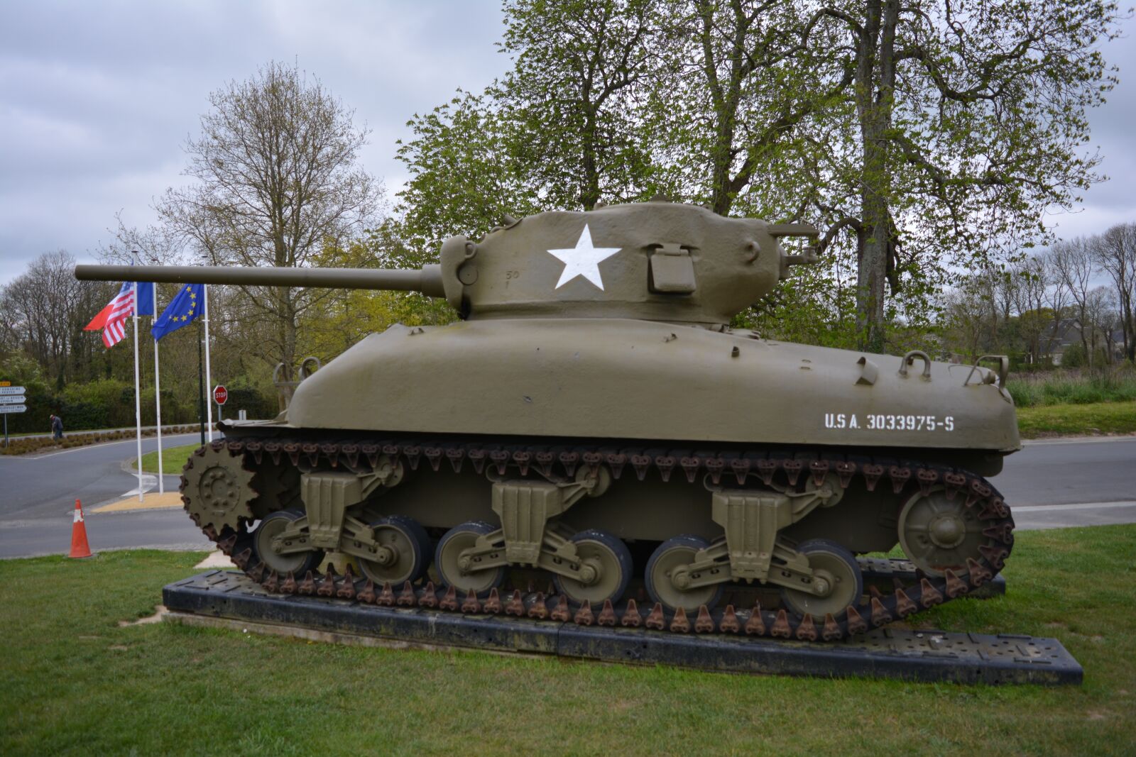 Nikon D5200 sample photo. Sherman tank, tank, usa photography