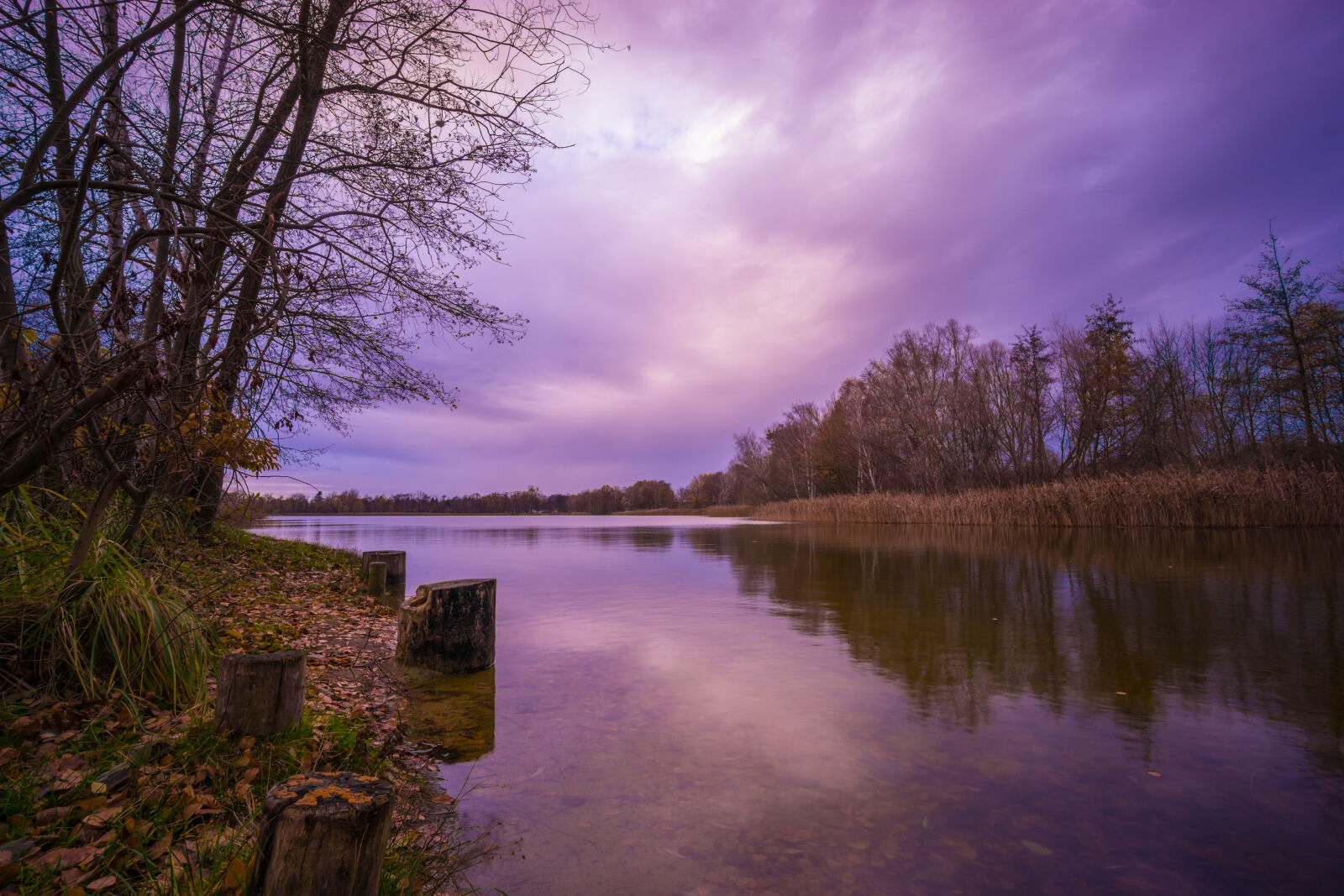 Sony a6000 + Sony E 10-18mm F4 OSS sample photo. Clouds, colors, lake, landscape photography