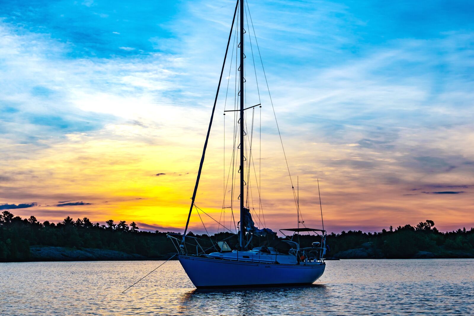 Sony a6000 + Sony Vario-Tessar T* E 16-70mm F4 ZA OSS sample photo. Water, adventure, beach, boat photography