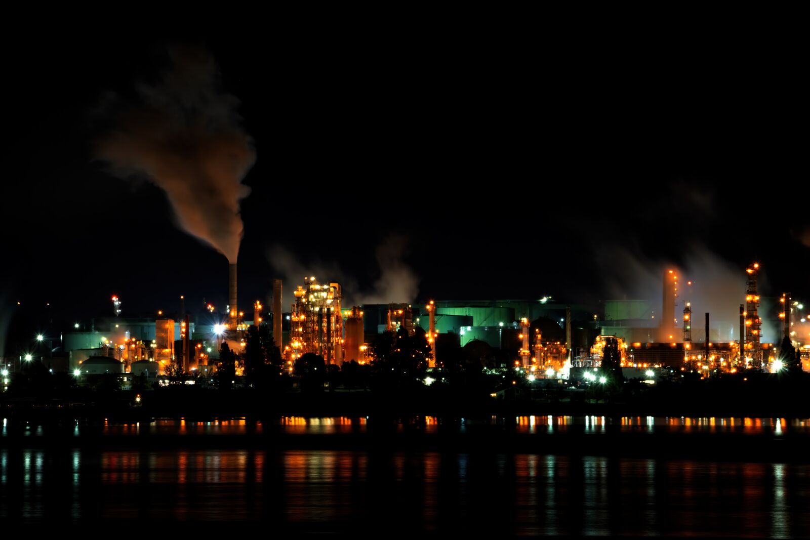 Nikon Z7 sample photo. Refinery, smoke, pollution photography