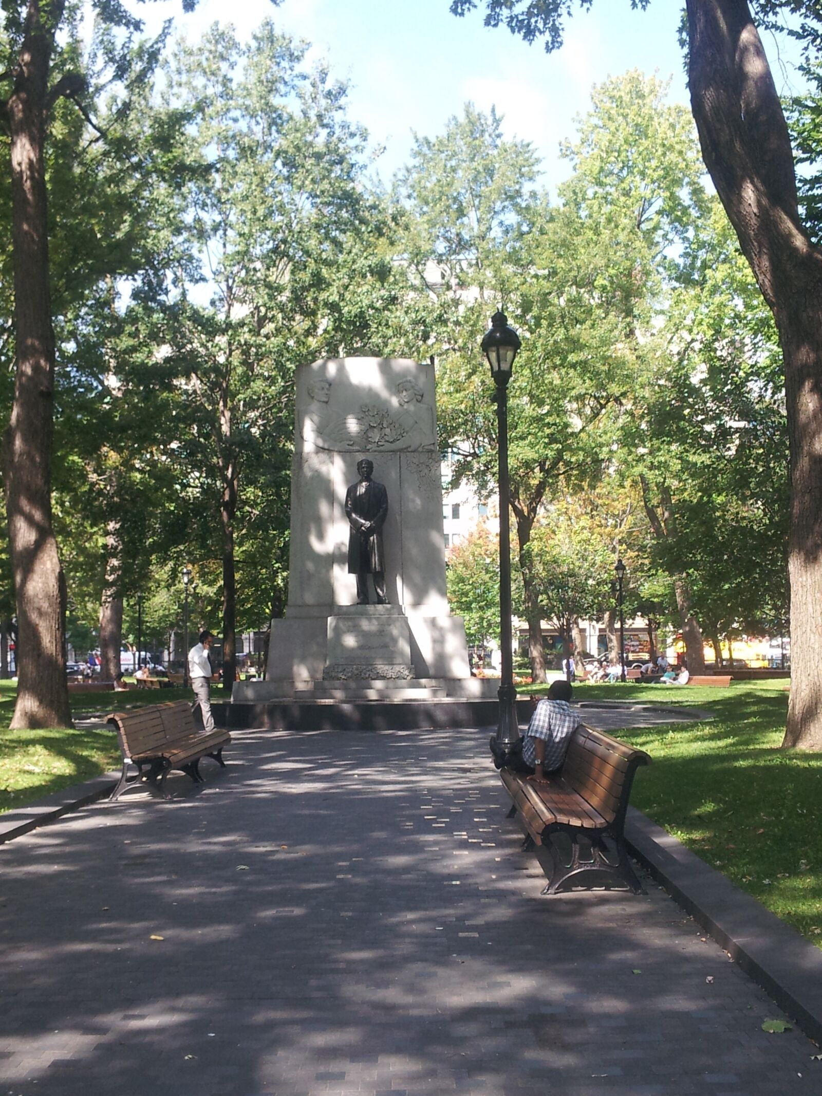 Samsung Galaxy S2 HD LTE sample photo. "Park, montreal, statue" photography