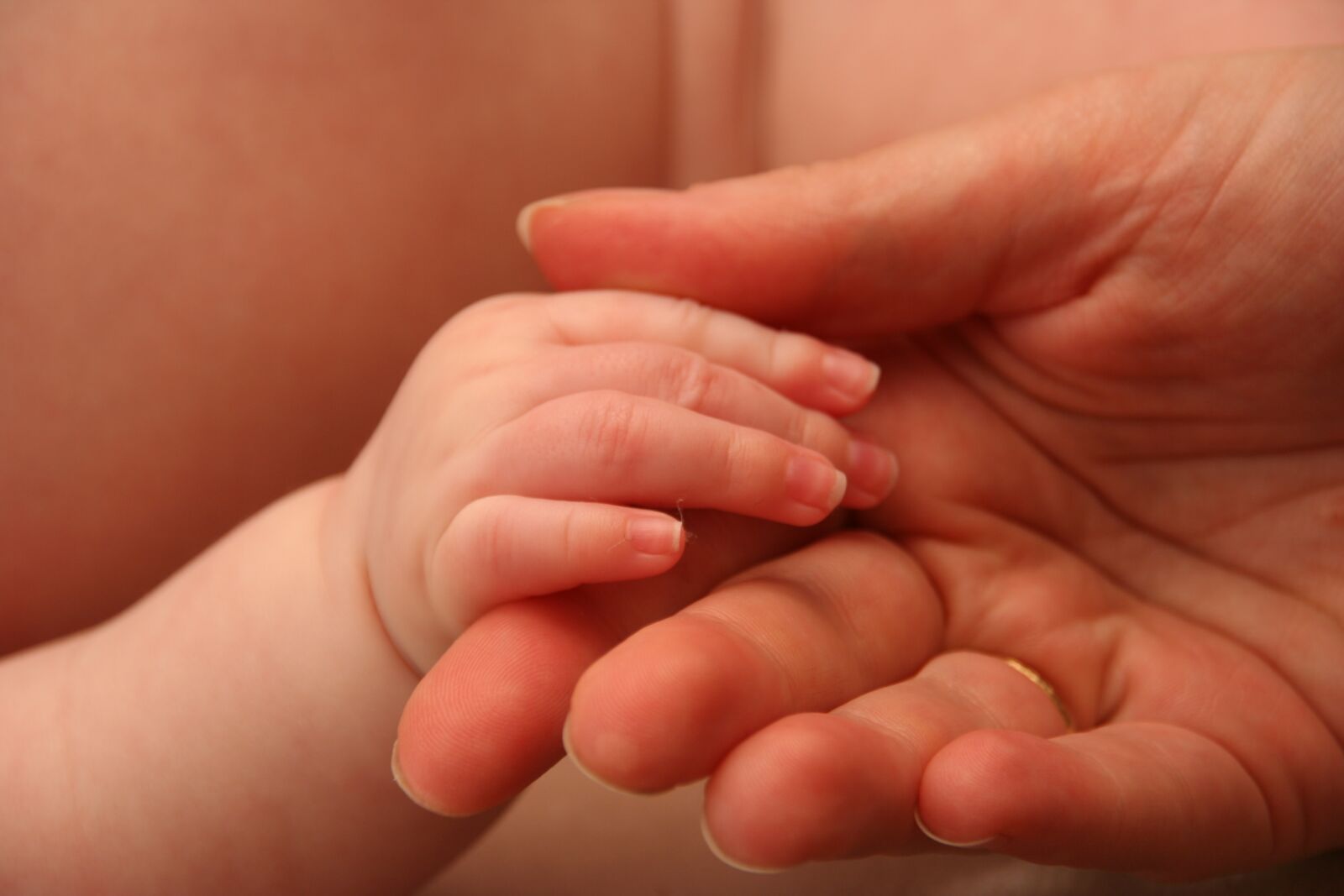 Canon EOS 350D (EOS Digital Rebel XT / EOS Kiss Digital N) sample photo. Baby, hand, child photography