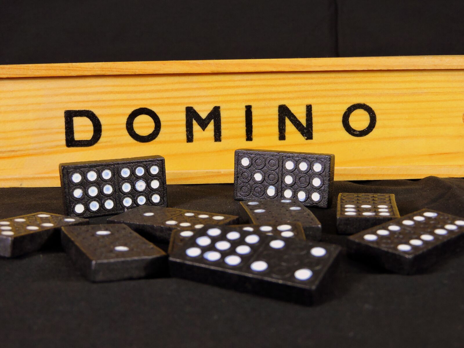 Nikon Coolpix P600 sample photo. Domino, game, card photography