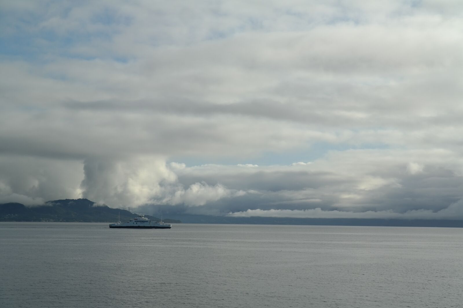 Samsung NX300 sample photo. Sky, clouds, ocean photography