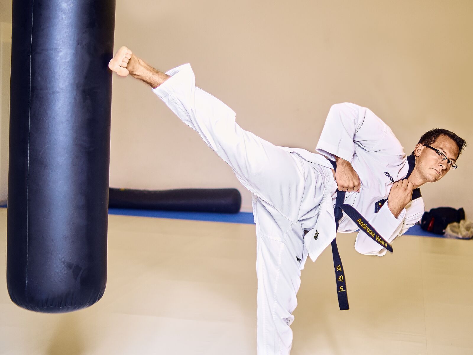 Olympus OM-D E-M1 sample photo. Taekwondo, fight, box photography