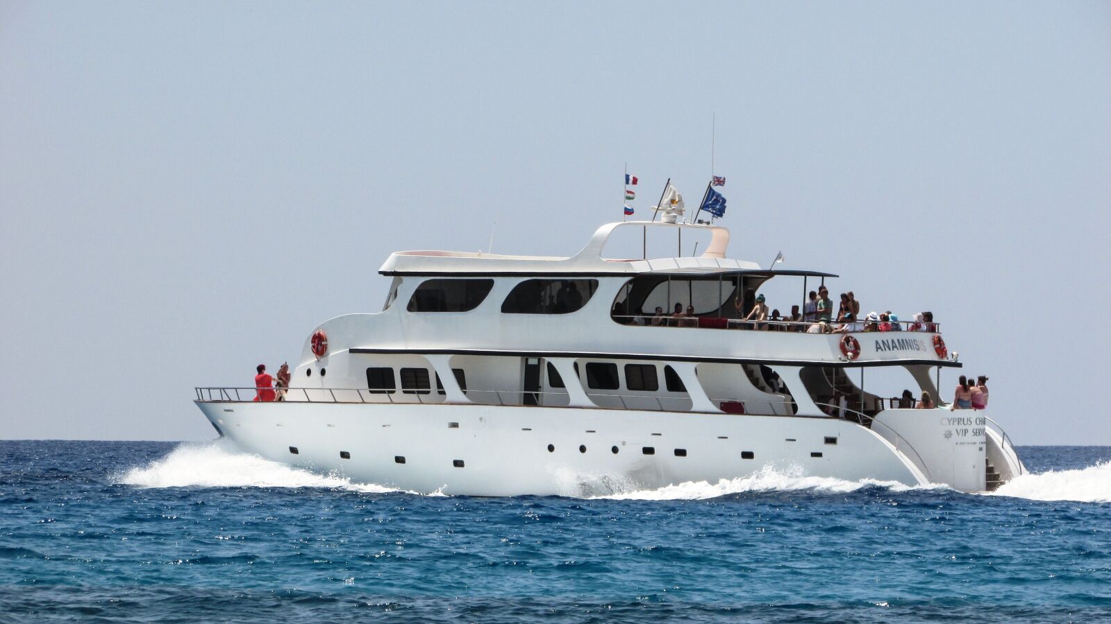 Canon PowerShot SX400 IS sample photo. Cruise boat, tourism, vacation photography