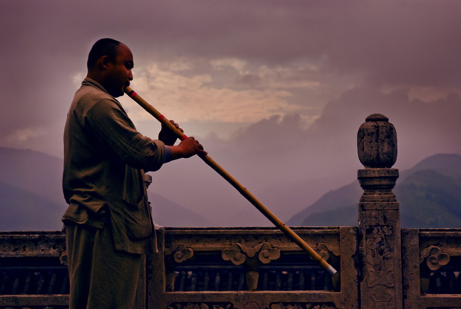 Nikon D80 sample photo. Sunset, xiao, buddhist monk photography