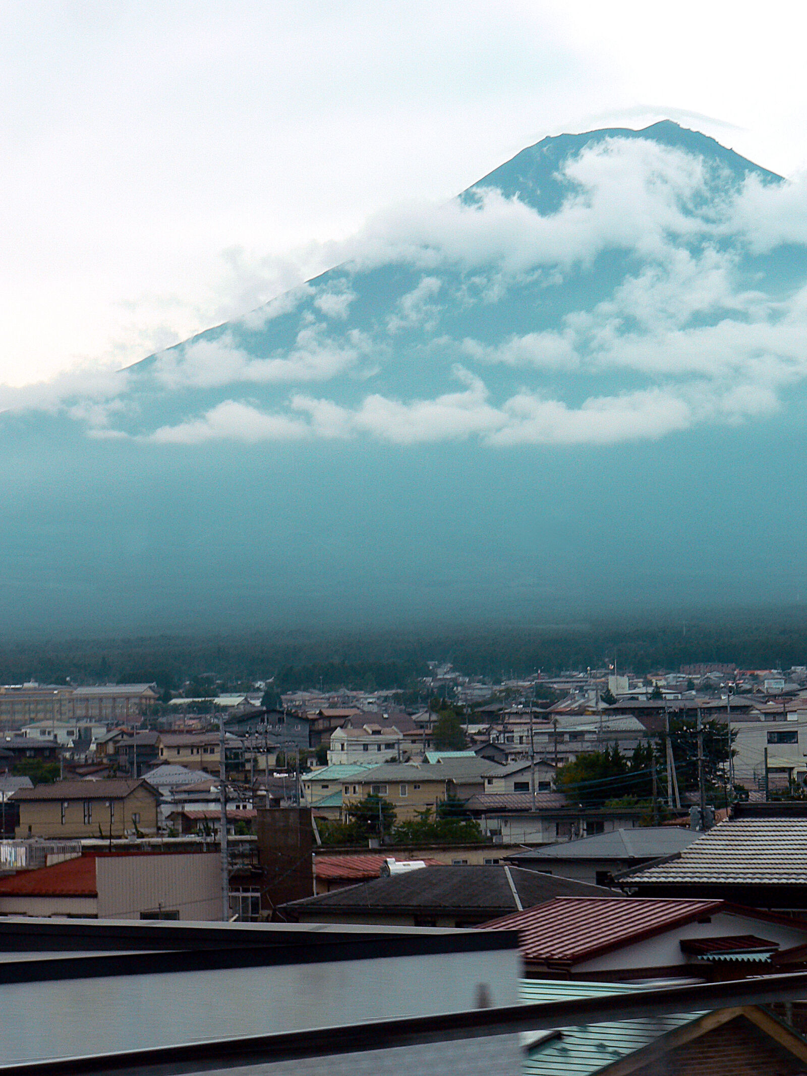 Panasonic DMC-FZ7 sample photo. Fuji, houses, japan, mountain photography