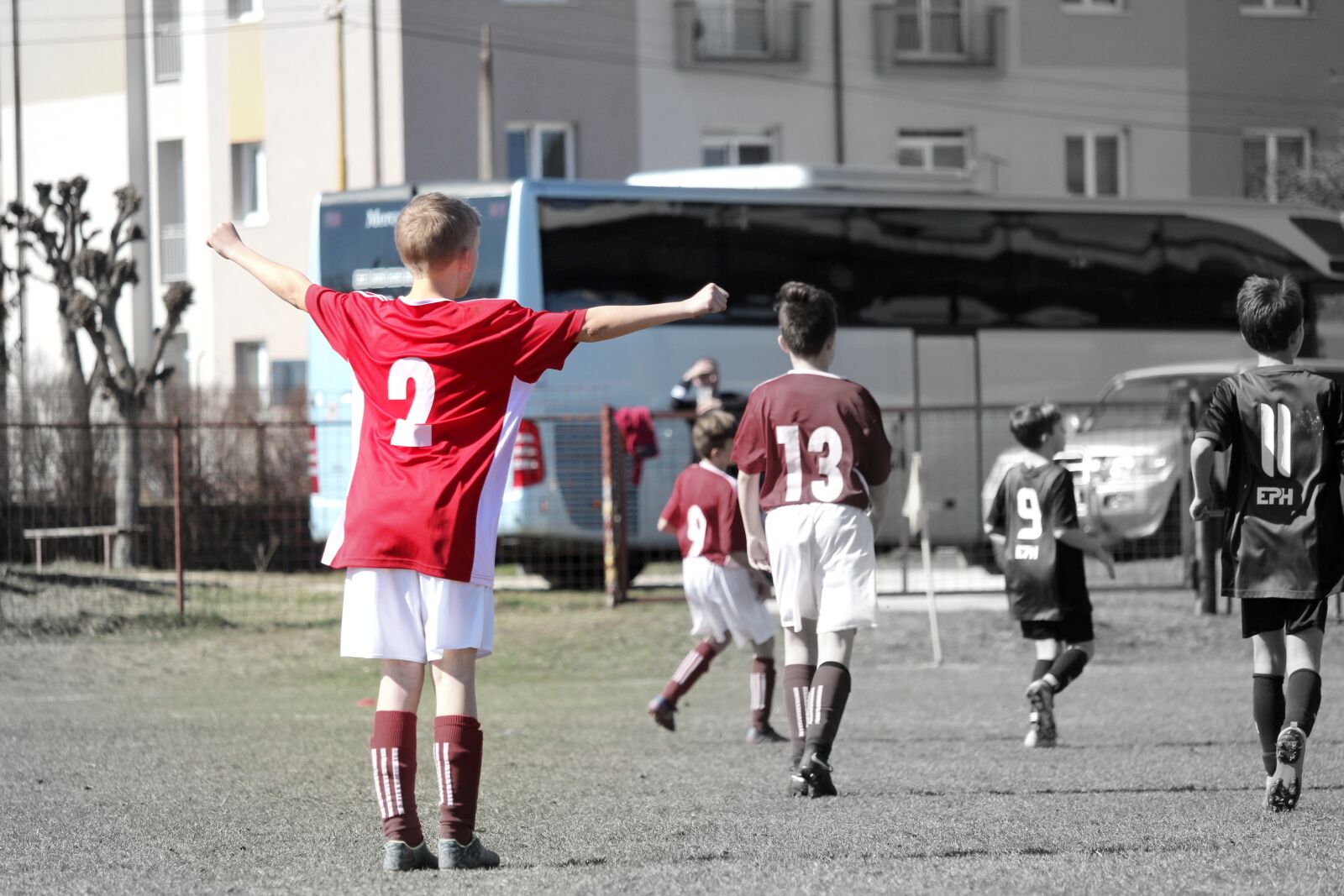 Canon EF-S 55-250mm F4-5.6 IS STM sample photo. Football, player, younger pupils photography
