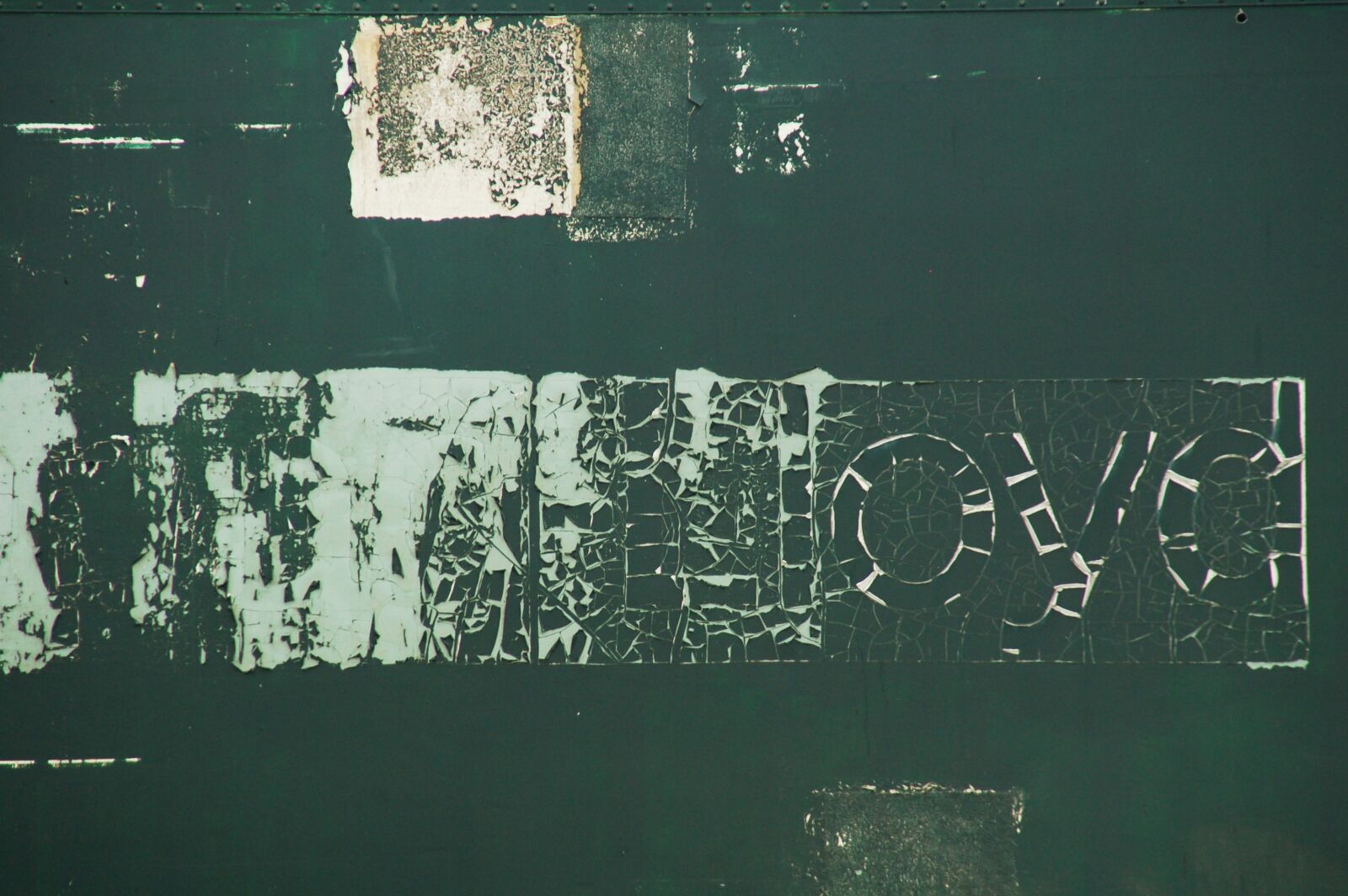 Nikon D50 sample photo. Container, wall, green photography