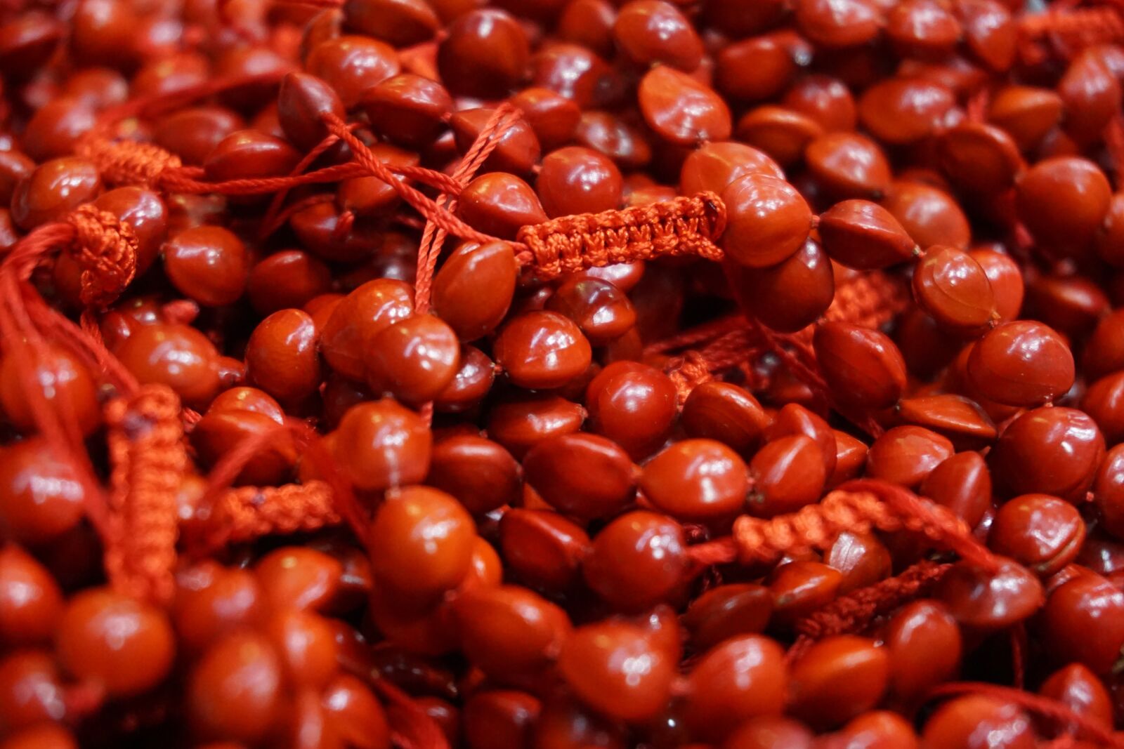 Sony a6000 sample photo. Beads, bracelets, chain photography