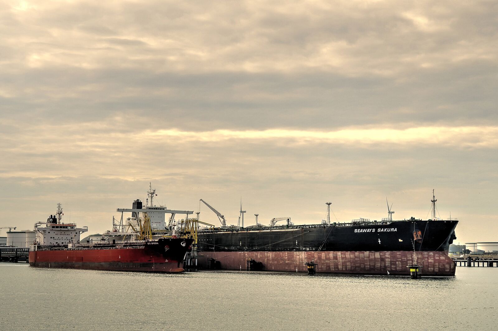 Nikon D3200 sample photo. Oil tanker, tanker, port photography