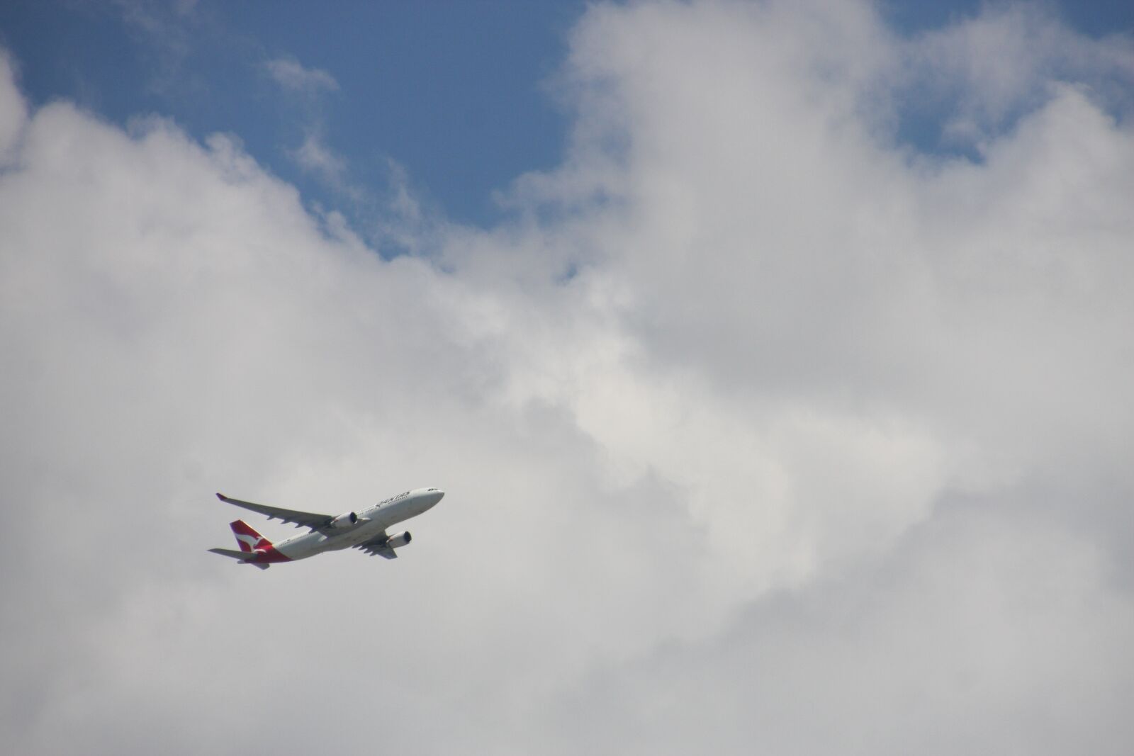 Canon EOS 40D sample photo. Airplane, aircraft, sky photography
