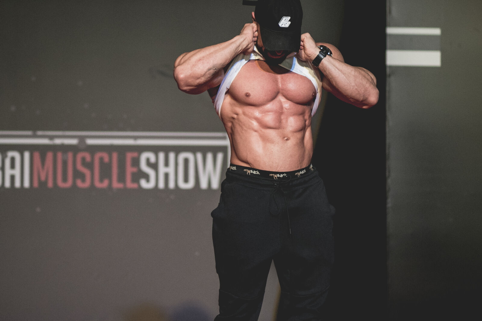 Canon EOS 7D Mark II sample photo. Abs, athletics, body, bodybuilder photography