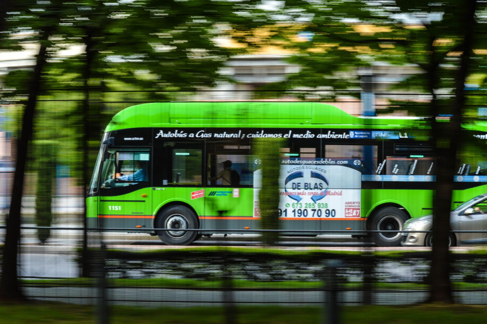 Nikon D3200 sample photo. Bus, vehicle, travel photography