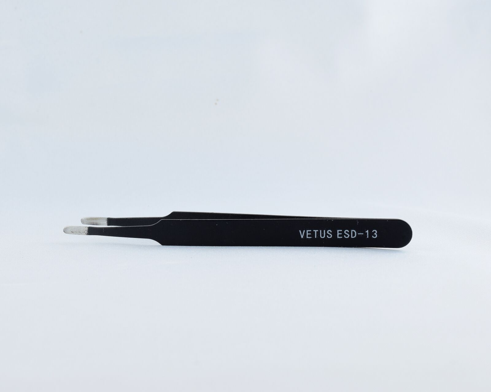 Nikon D5300 sample photo. Tweezers, pliers, medical instruments photography