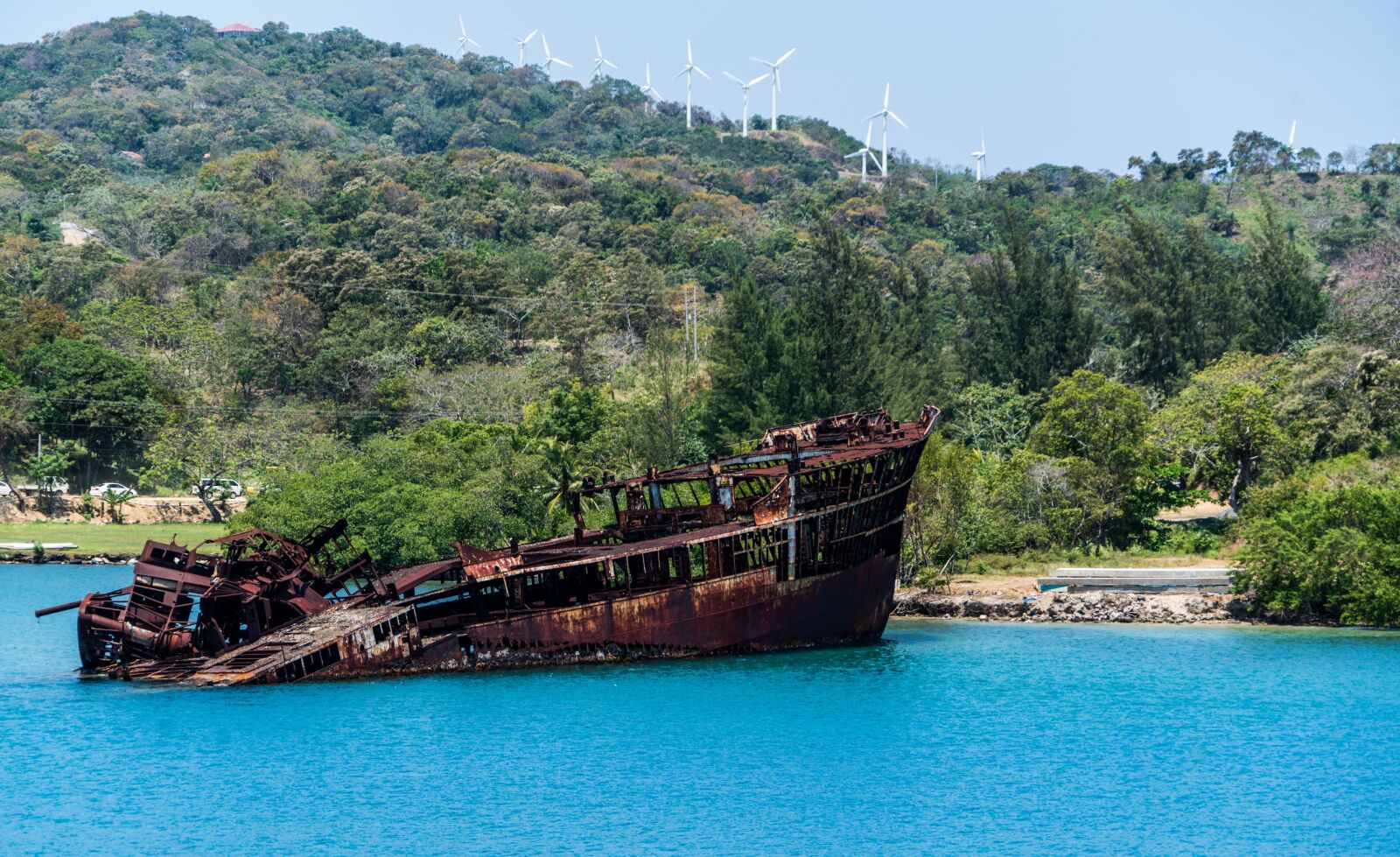 Sony a7R II + Sony FE 24-240mm F3.5-6.3 OSS sample photo. Ship wreck, mahogany bay photography