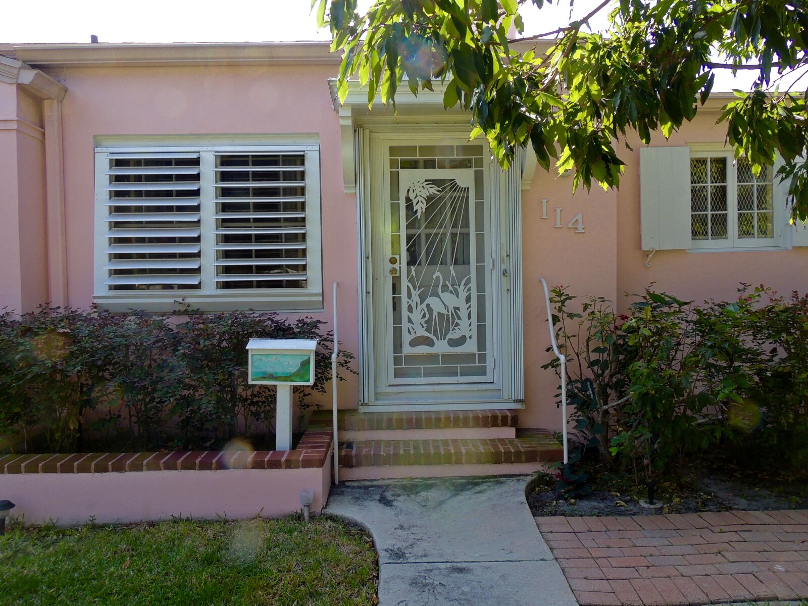 Nikon Coolpix P510 sample photo. Bungalow, colorful, houses, florida photography