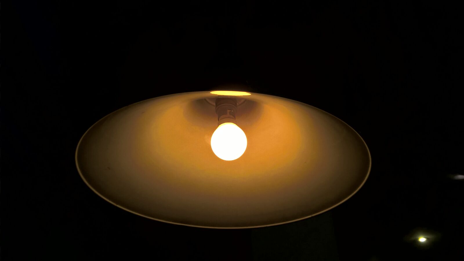 Microsoft Lumia 640 LTE sample photo. Bulb, dark, lamp, light photography