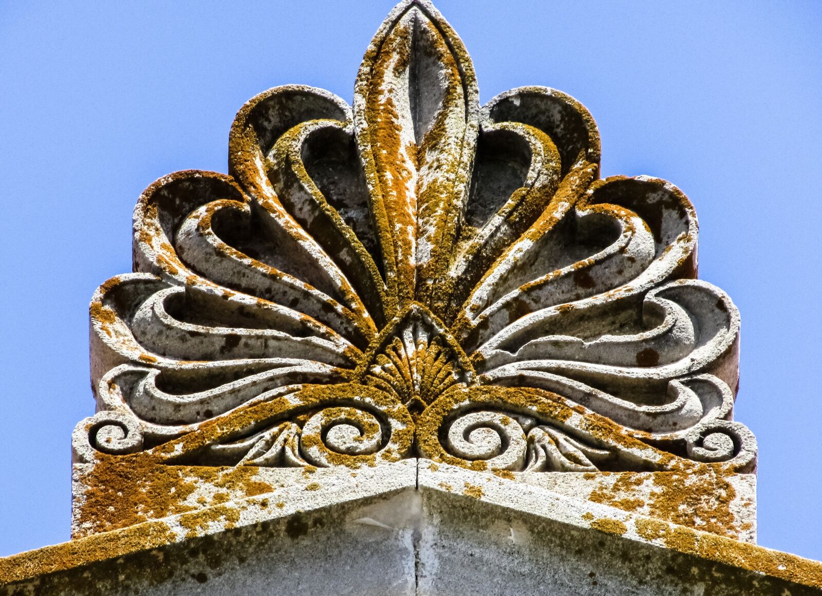 Canon PowerShot SX400 IS sample photo. Ridge tile, decoration, neoclassic photography