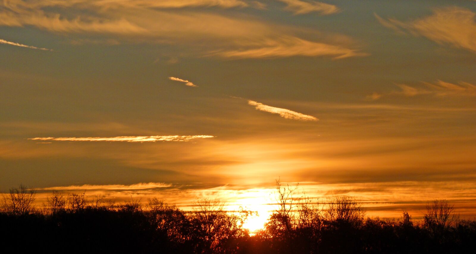 Panasonic Lumix DMC-FZ35 (Lumix DMC-FZ38) sample photo. Dawn, break of dawn photography