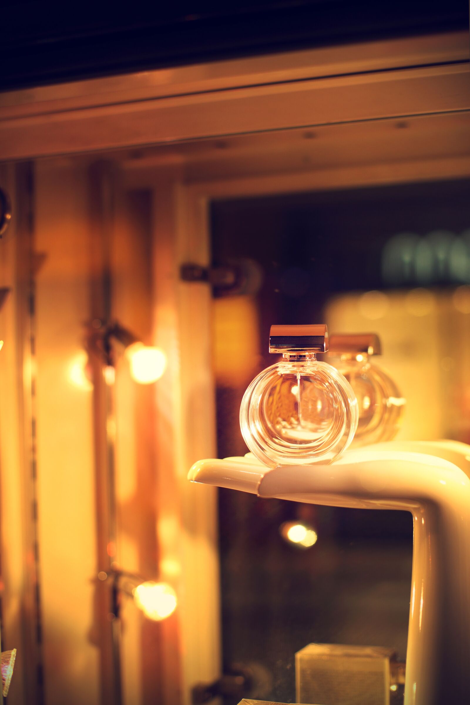 Canon EOS-1Ds Mark III sample photo. Perfume, ladies fragrances, fragrance photography
