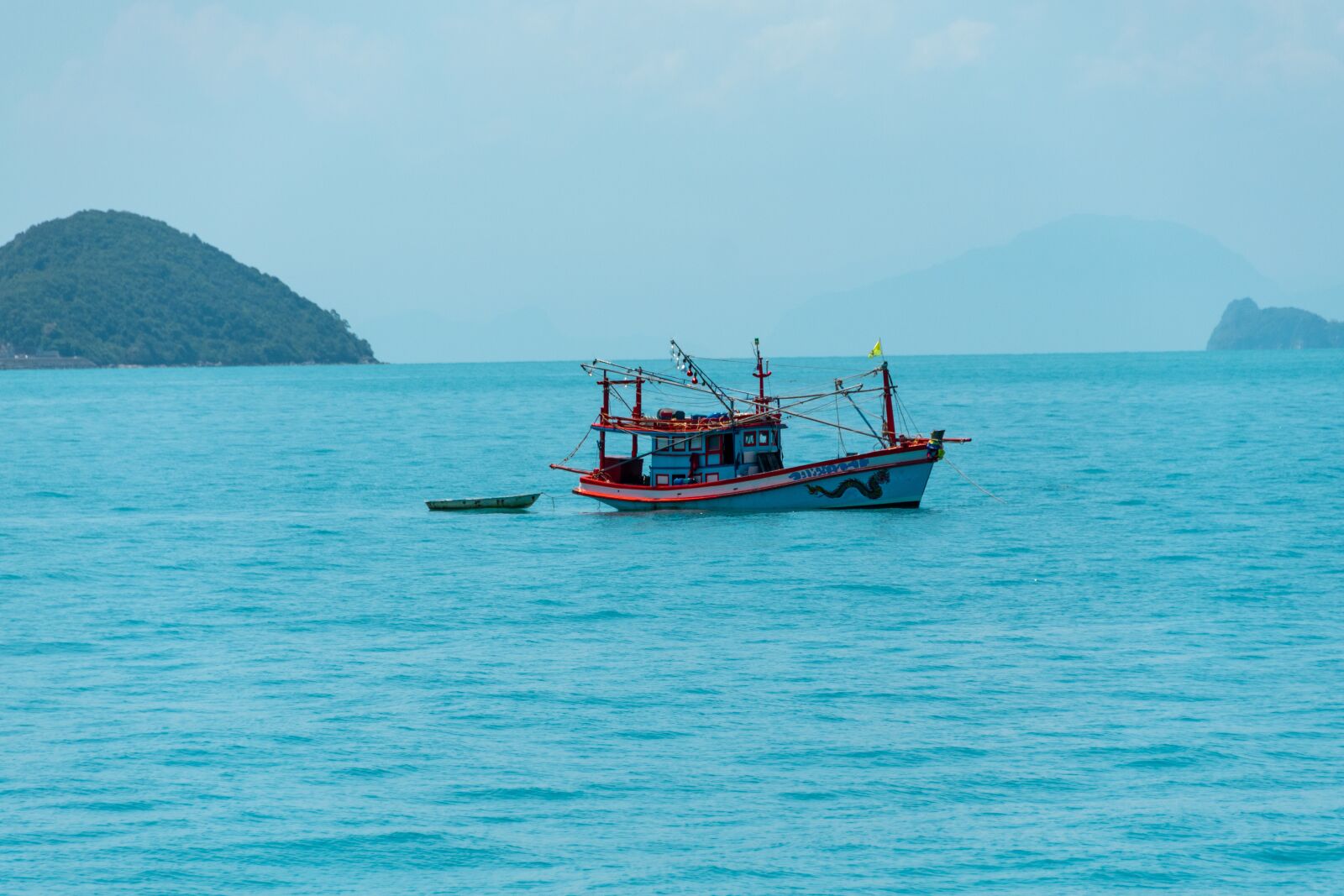 Nikon D5600 sample photo. Boat, sea, blue photography