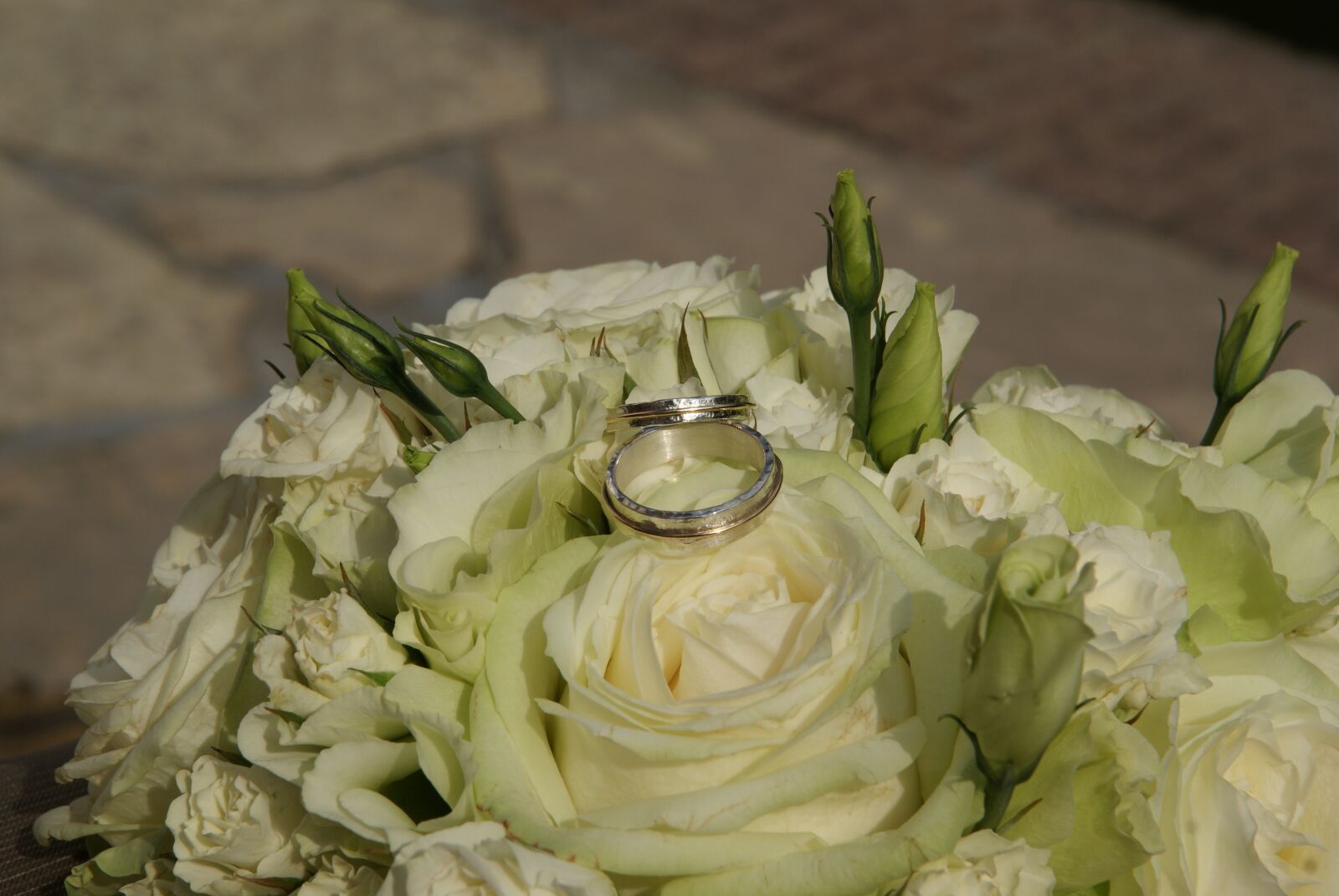 Sony Alpha DSLR-A300 sample photo. Wedding, bouquet, wrestle photography