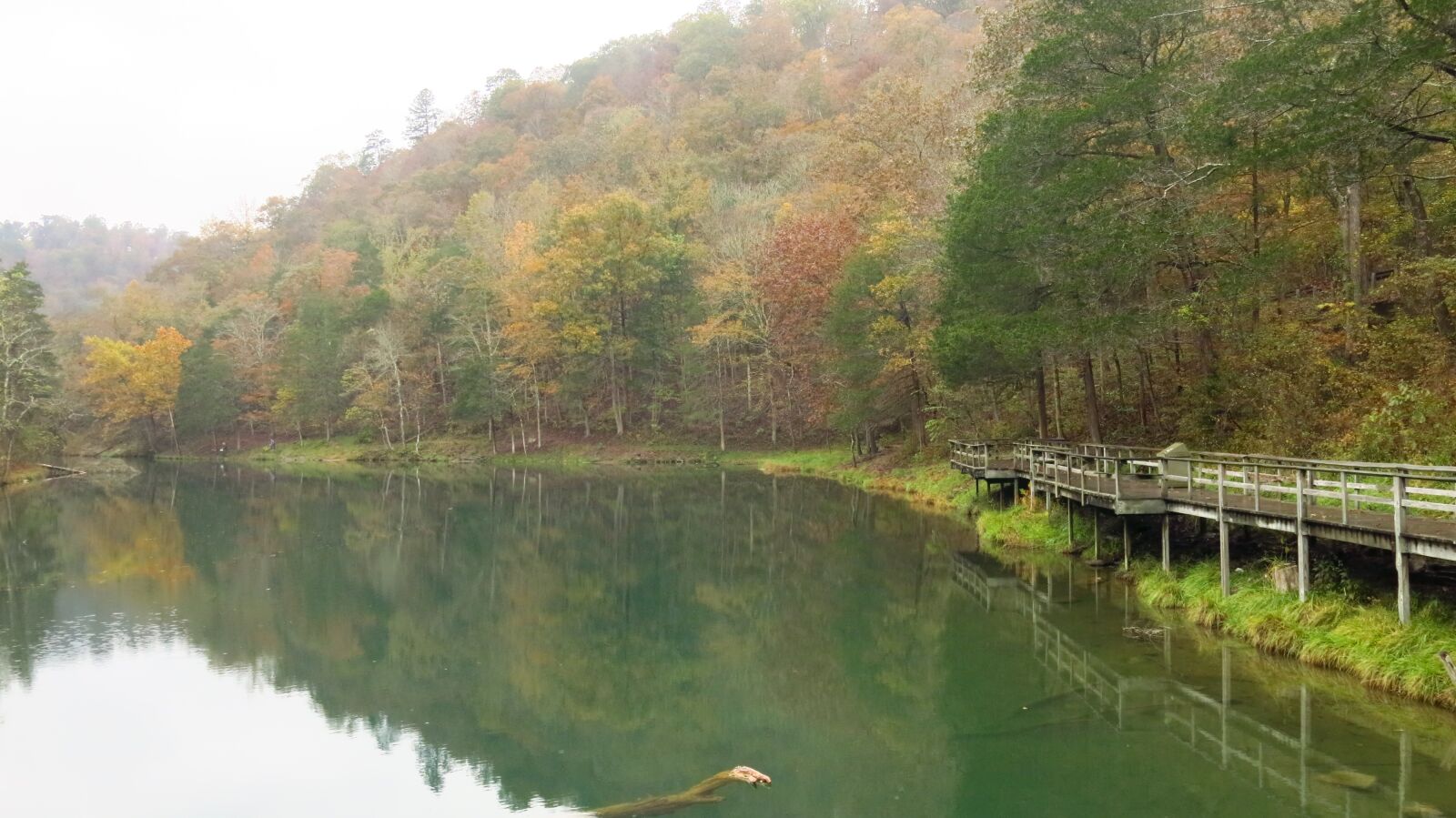 Canon PowerShot G15 sample photo. Fall foliage, river, nature photography